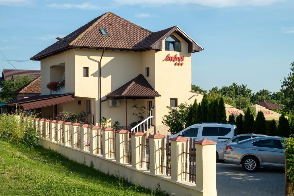 Pensiunea Andrei Râmnicu Vâlcea Exterior foto